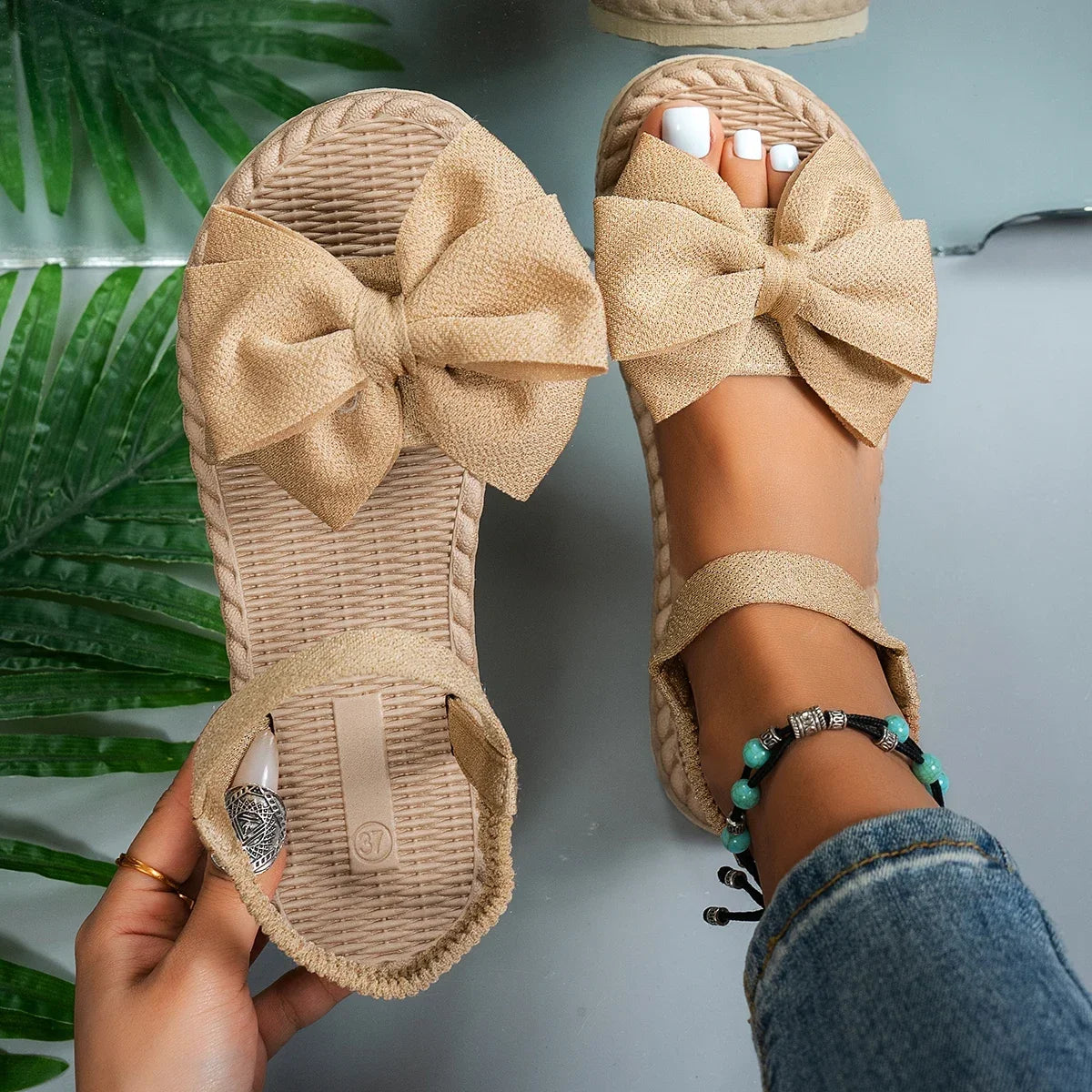 Women Sandals 2025 New Summer Lightweight Sandals Fashion Beach Casual Slippers Outdoor Bow Tie Flat Shoes Home Slides Women