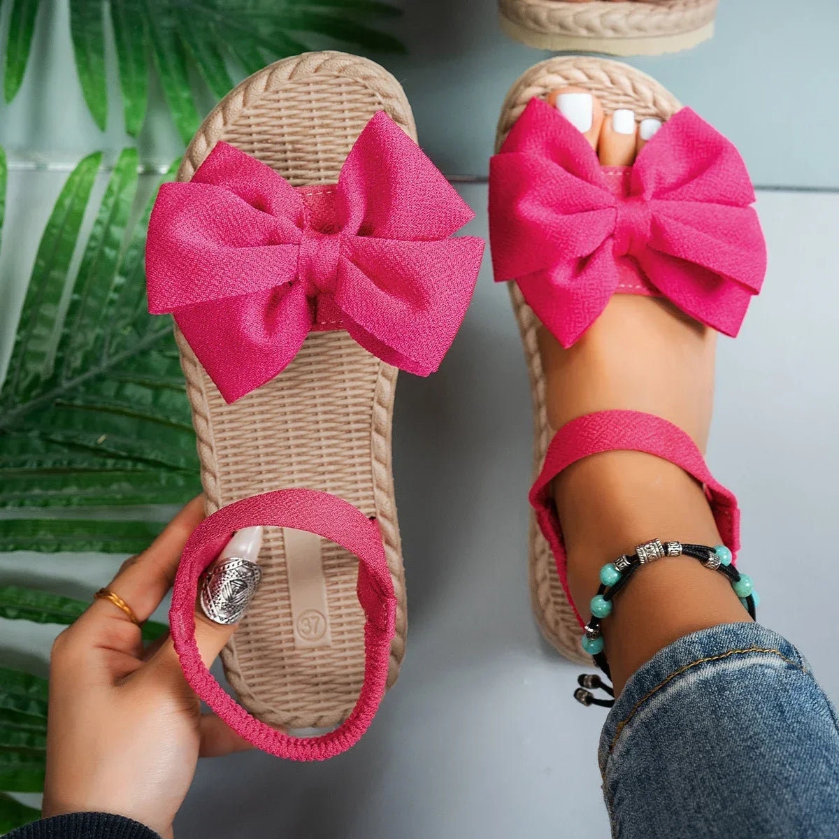 Women Sandals 2025 New Summer Lightweight Sandals Fashion Beach Casual Slippers Outdoor Bow Tie Flat Shoes Home Slides Women