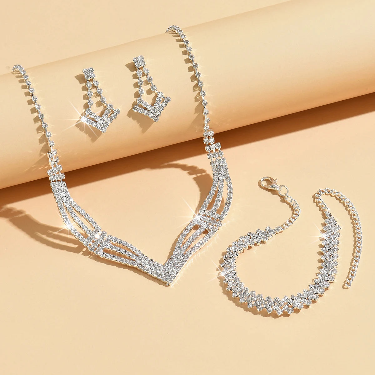 Fashionable design, elegant style with rhinestones, super sparkling temperament, light luxury style jewelry set for women